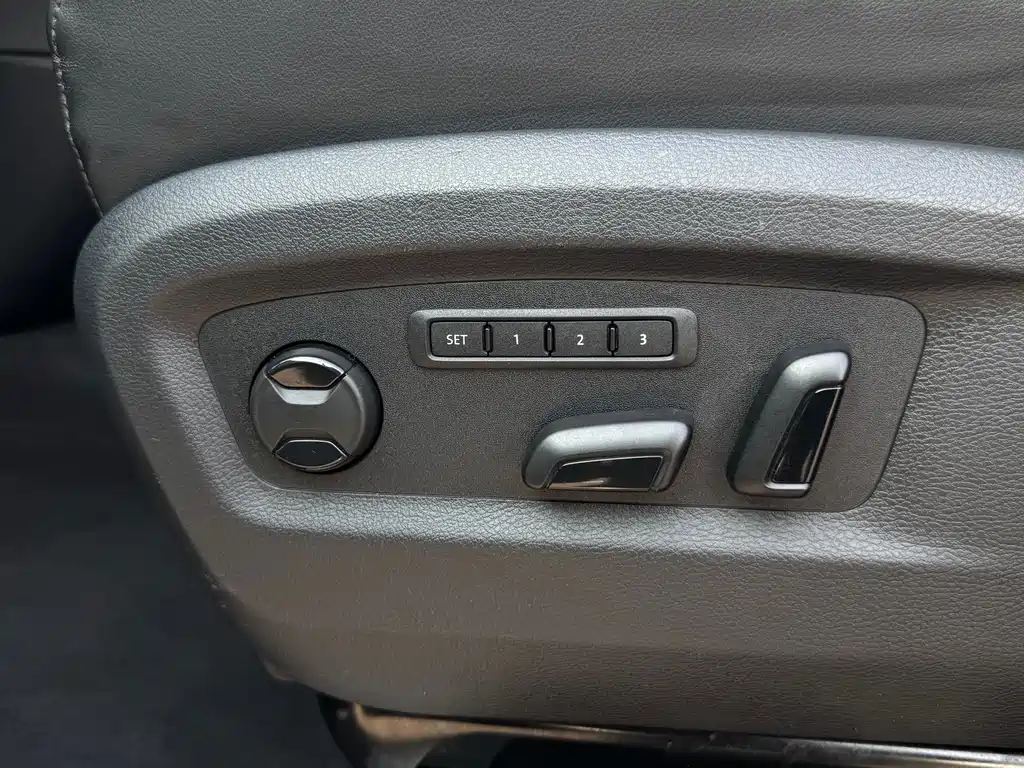 Volkswagen Multivan 2018 — фото 13
