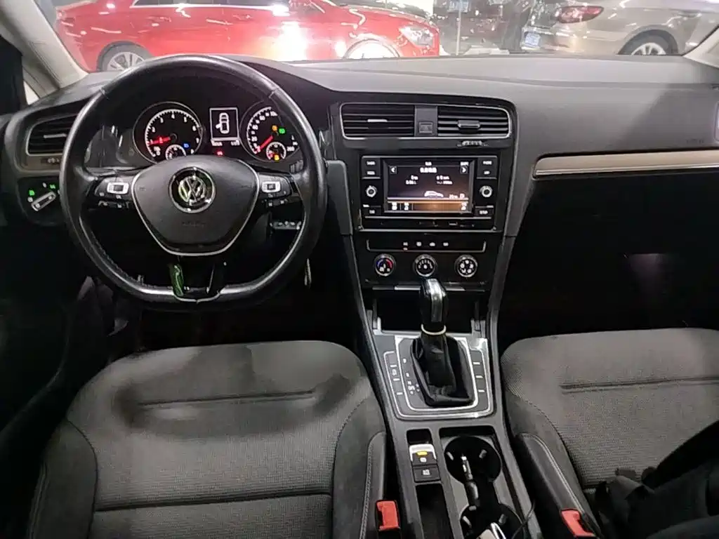 Volkswagen Golf 2018 — фото 10