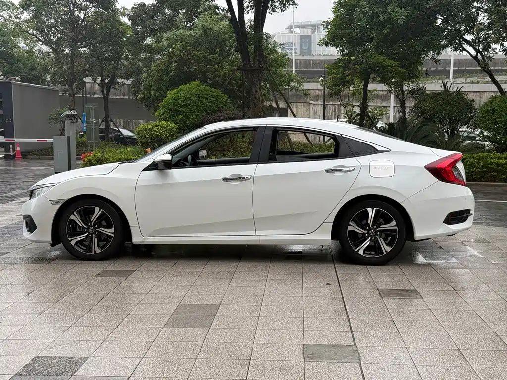 Honda Civic 2017 — фото 7