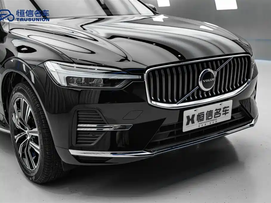 Volvo XC60 2022 — фото 9