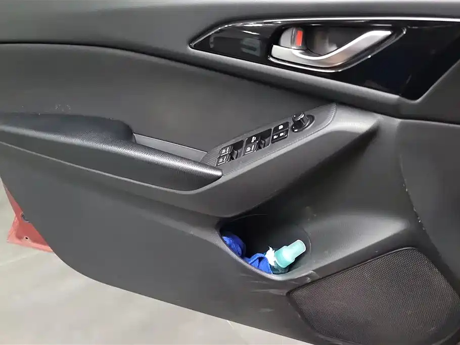 Mazda 3 Axela 2016