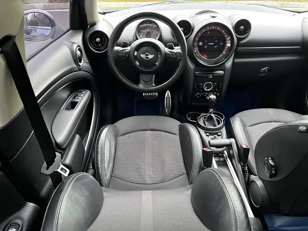 MINI Countryman 2015 — фото 12