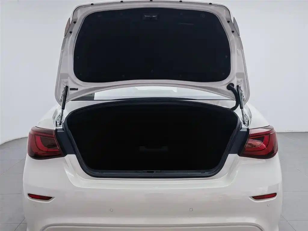 Infiniti Q70 2017 — фото 16