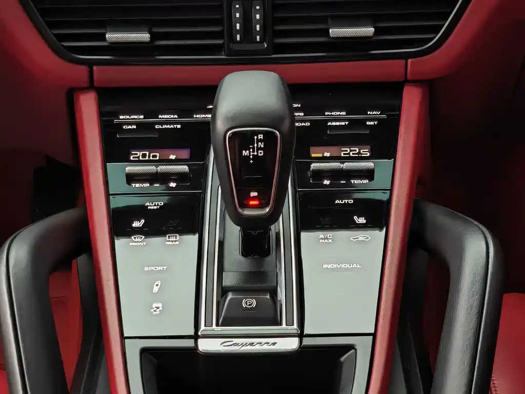 Porsche Cayenne 2019 — фото 13