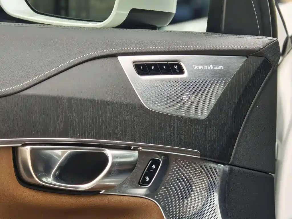 Volvo XC90 2023 — фото 14