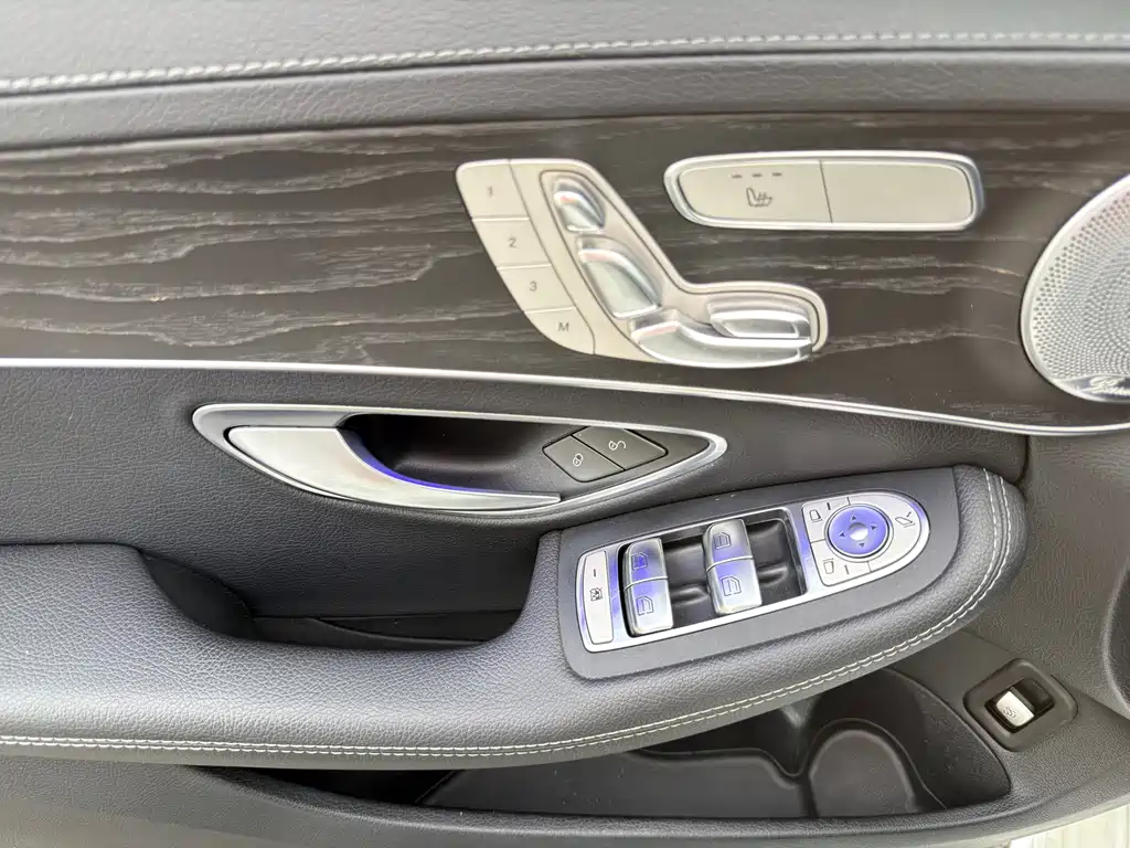 Mercedes-Benz C-Class 2020