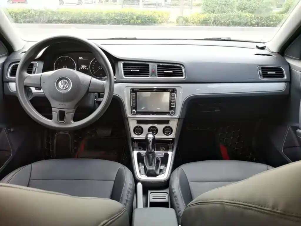 Volkswagen Lavida 2015 — фото 10
