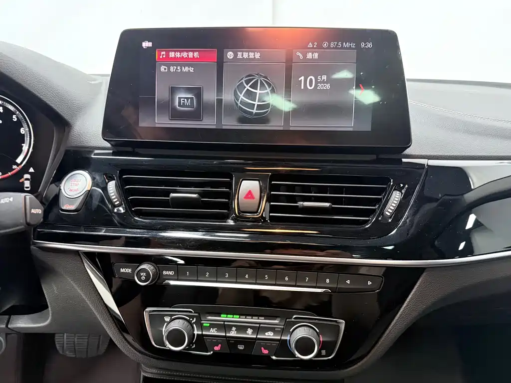 BMW 1 Series 2022 — фото 15