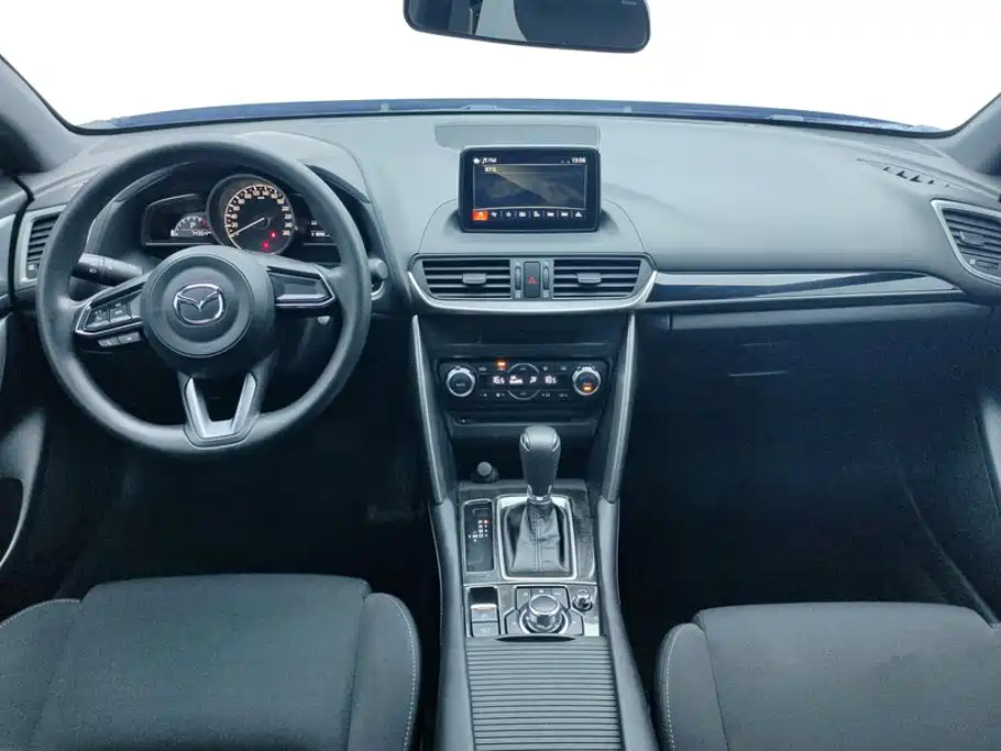 Mazda CX-4 2018 — фото 12