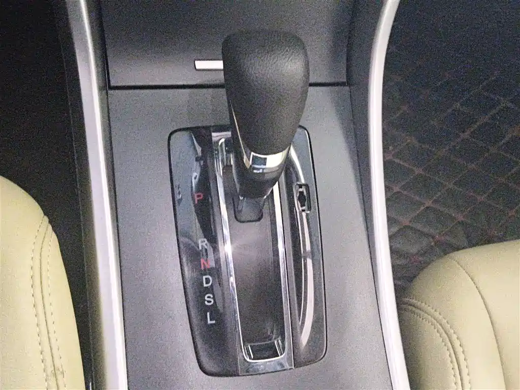 Honda Accord 2017 — фото 9