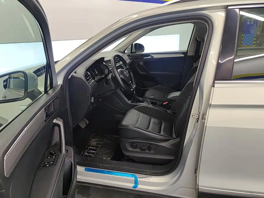 Volkswagen Tiguan L 2020 — фото 9
