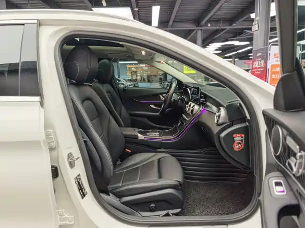 Mercedes-Benz C-Class 2020