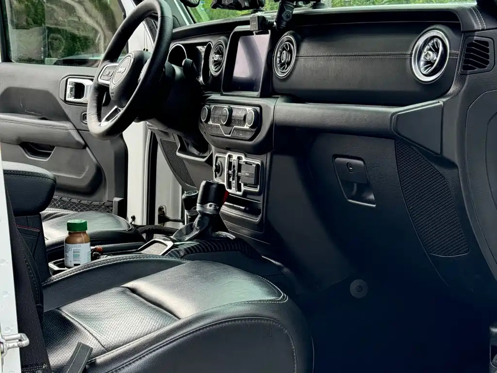 Jeep Wrangler PHEV 2022 — фото 8