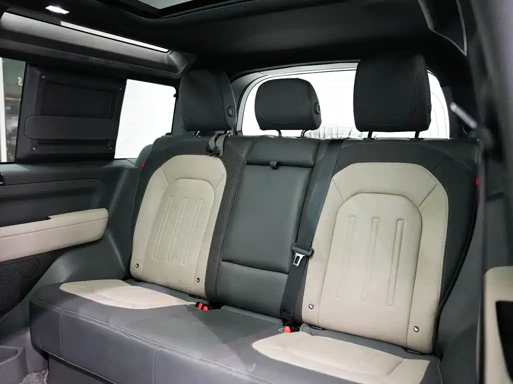 Land Rover Defender 2021 — фото 14