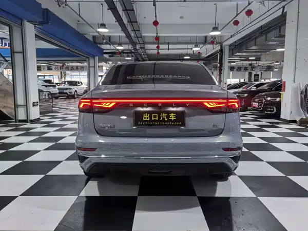 Geely Emgrand 2024