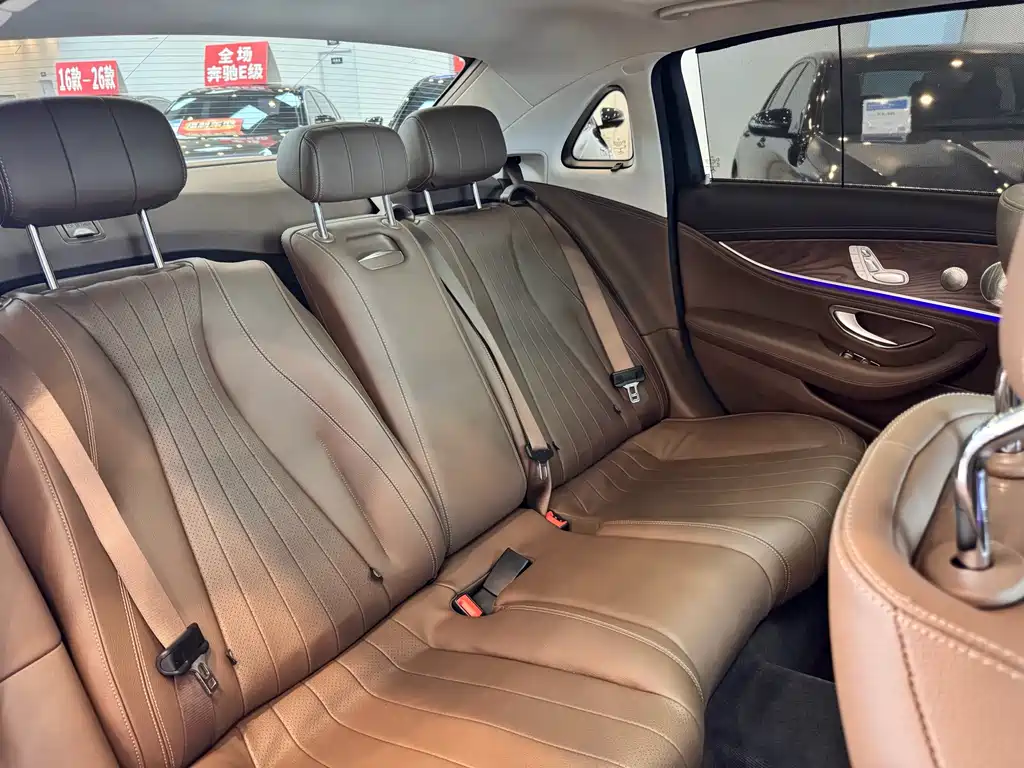 Mercedes-Benz E-Class 2023 — фото 14
