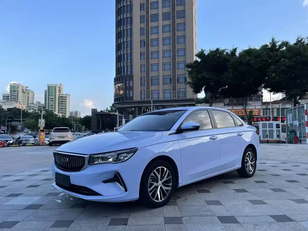 Geely Emgrand 2023