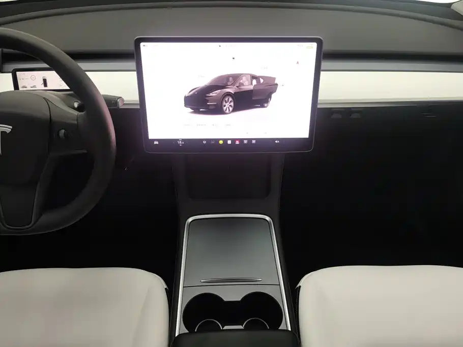 Tesla Model Y 2023 — фото 16