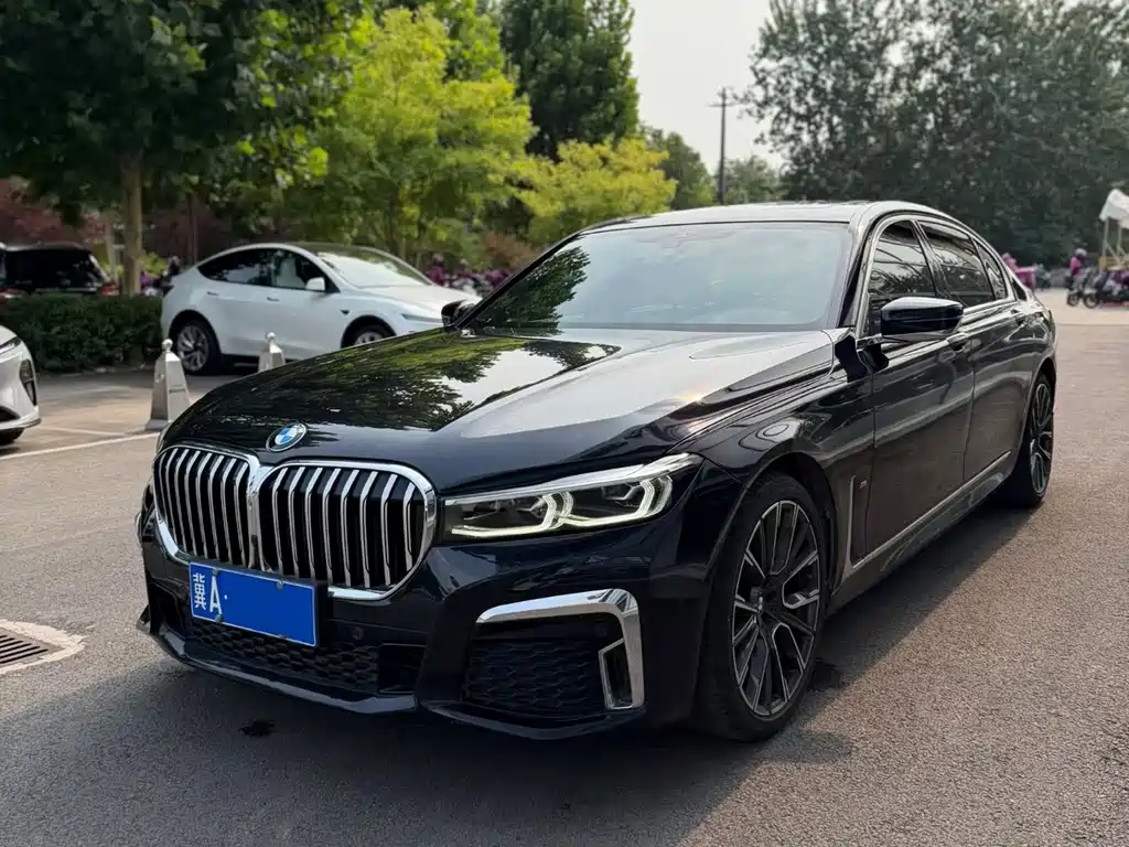 BMW 7 Series 2020 — фото 1