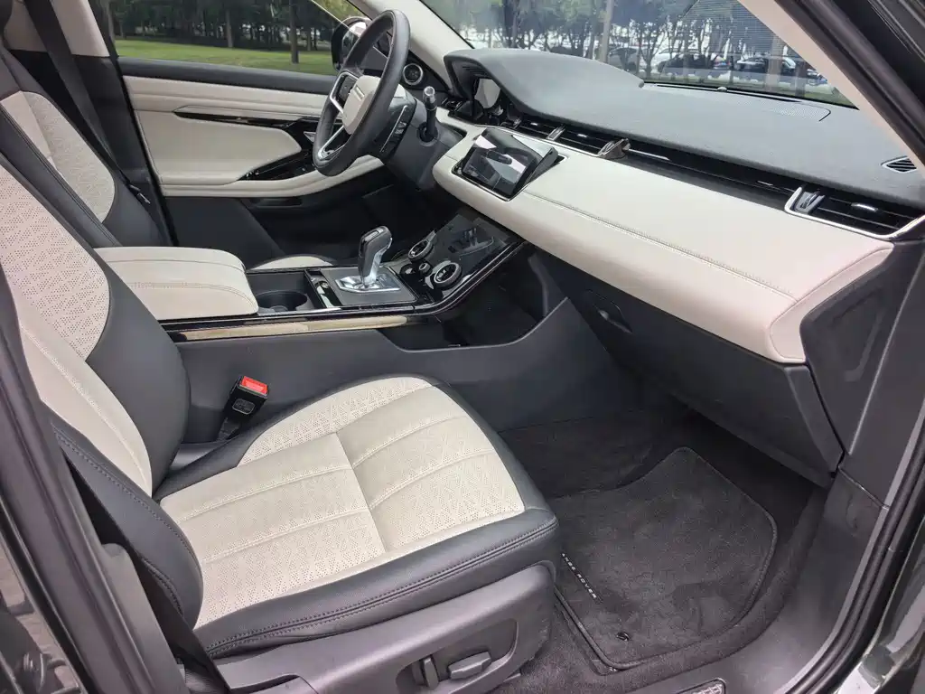 Land Rover Range Rover Evoque 2022 — фото 17