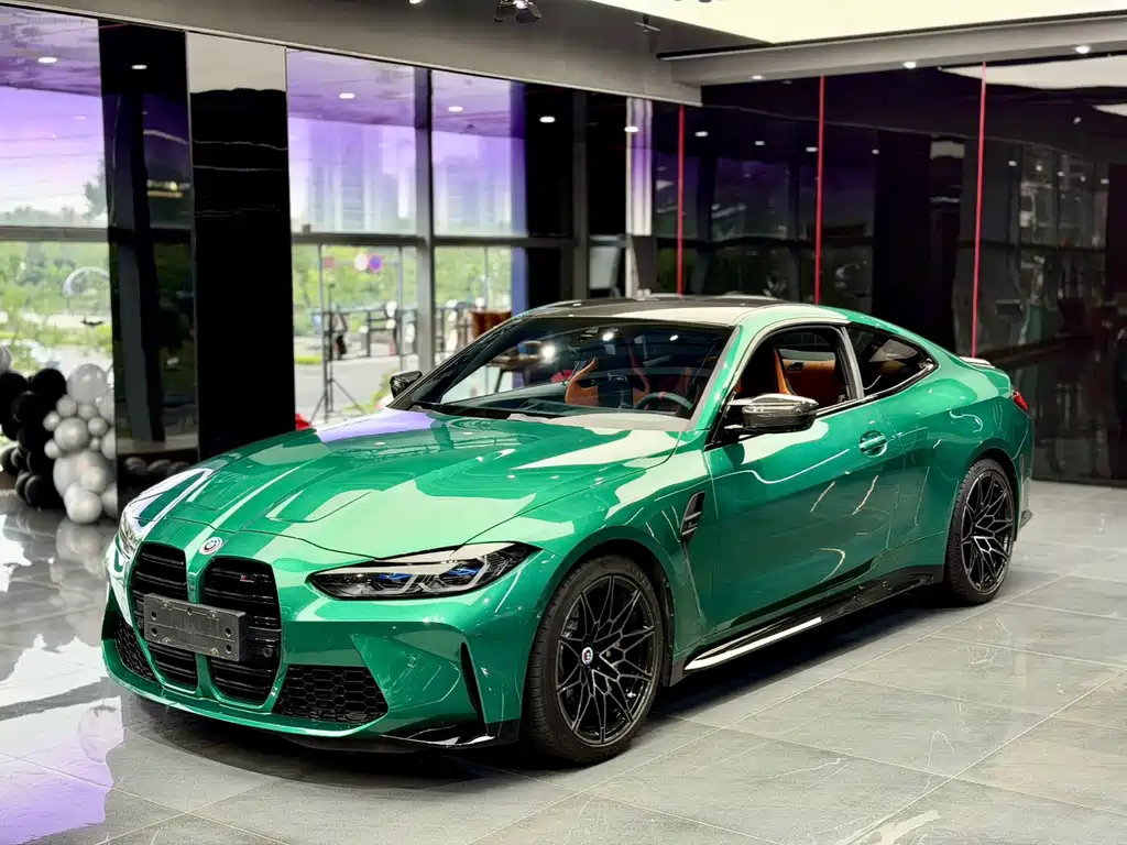BMW M4 2023 — фото 1