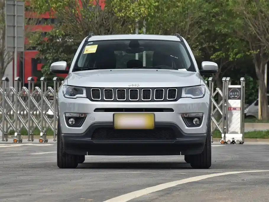 Jeep Compass 2017 — фото 21