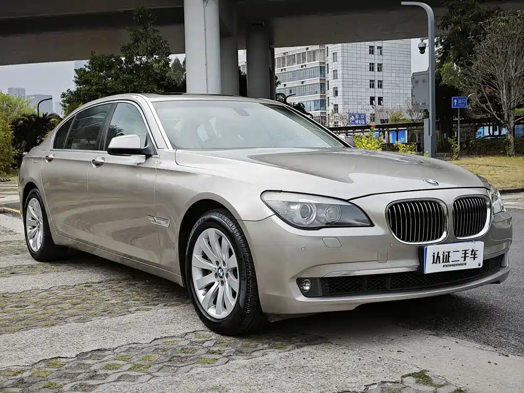 BMW 7 Series 2010 — фото 5