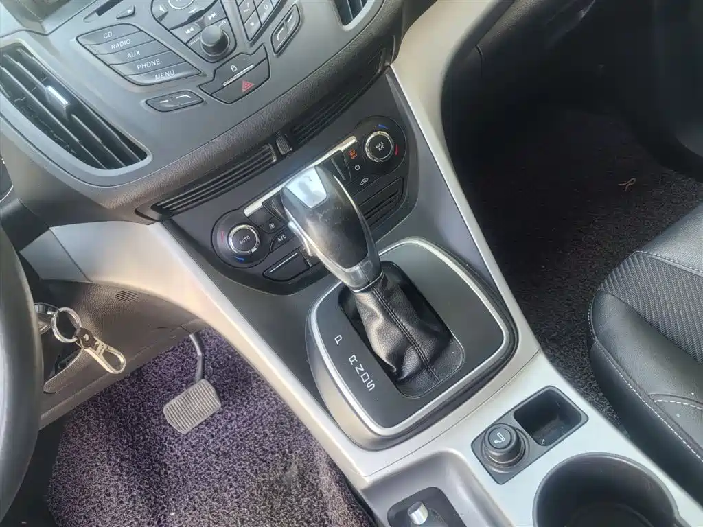 Ford Kuga 2014 — фото 13