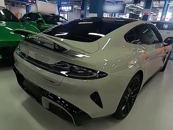 Xiaomi SU7 2025
