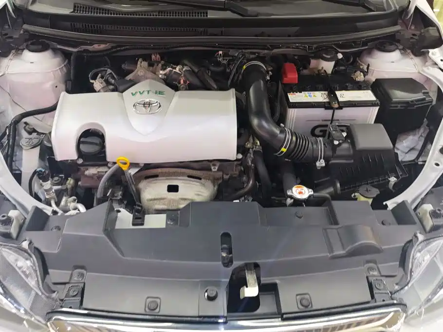 Toyota Yaris L 2020 — фото 10