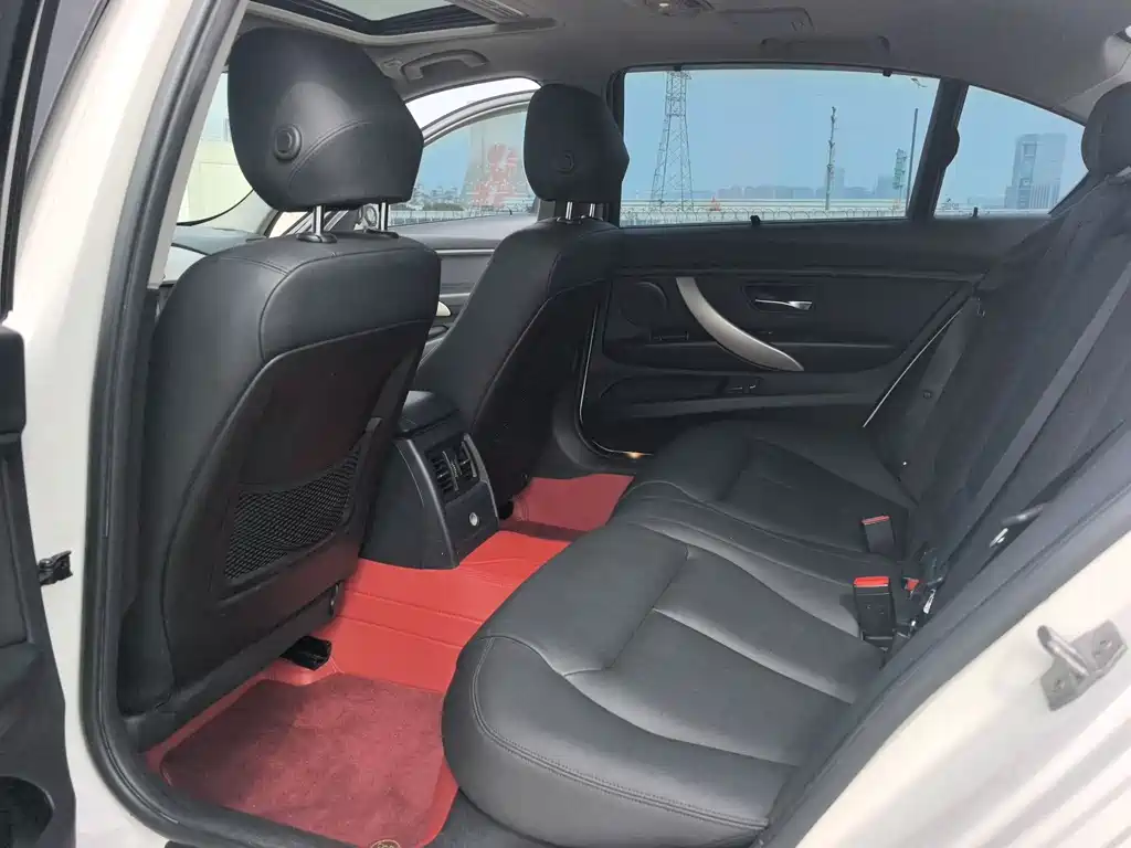 BMW 3 Series 2015 — фото 10