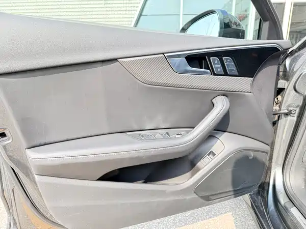 Audi A4L 2024