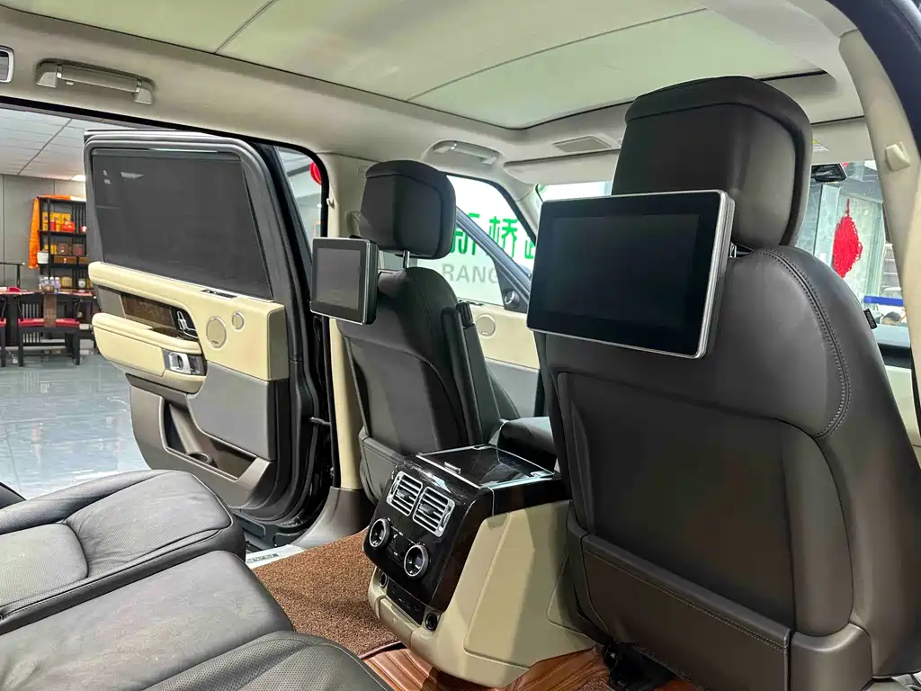 Land Rover Range Rover 2020 — фото 16