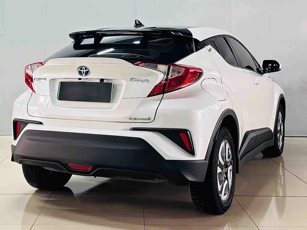 Toyota C-HR EV 2021 — фото 6