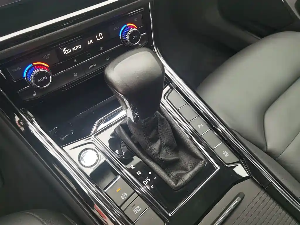 Volkswagen Phideon 2020 — фото 13