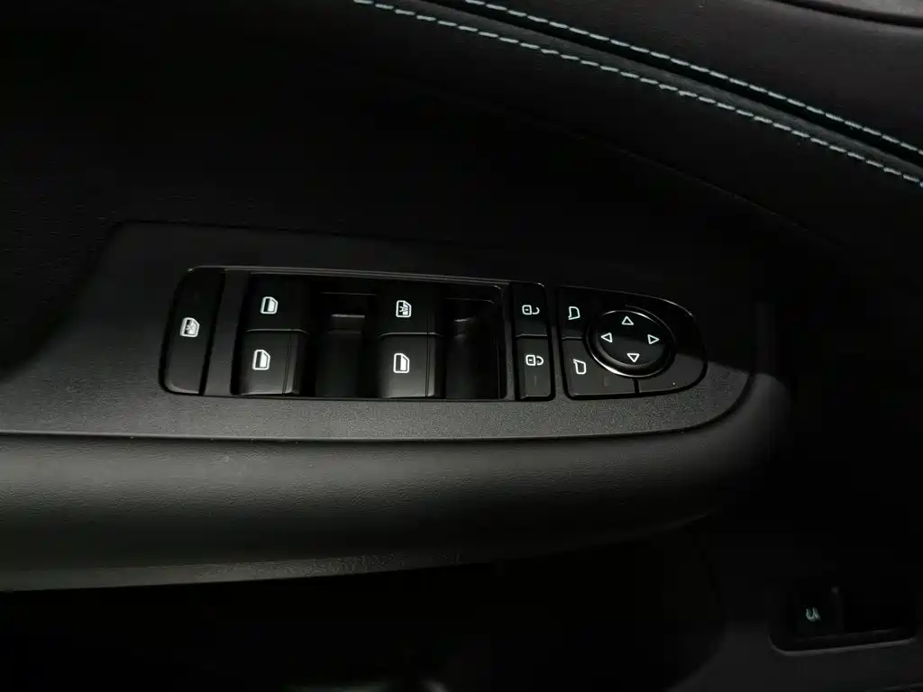 BYD Seal 05 DM-i 2026 — фото 9