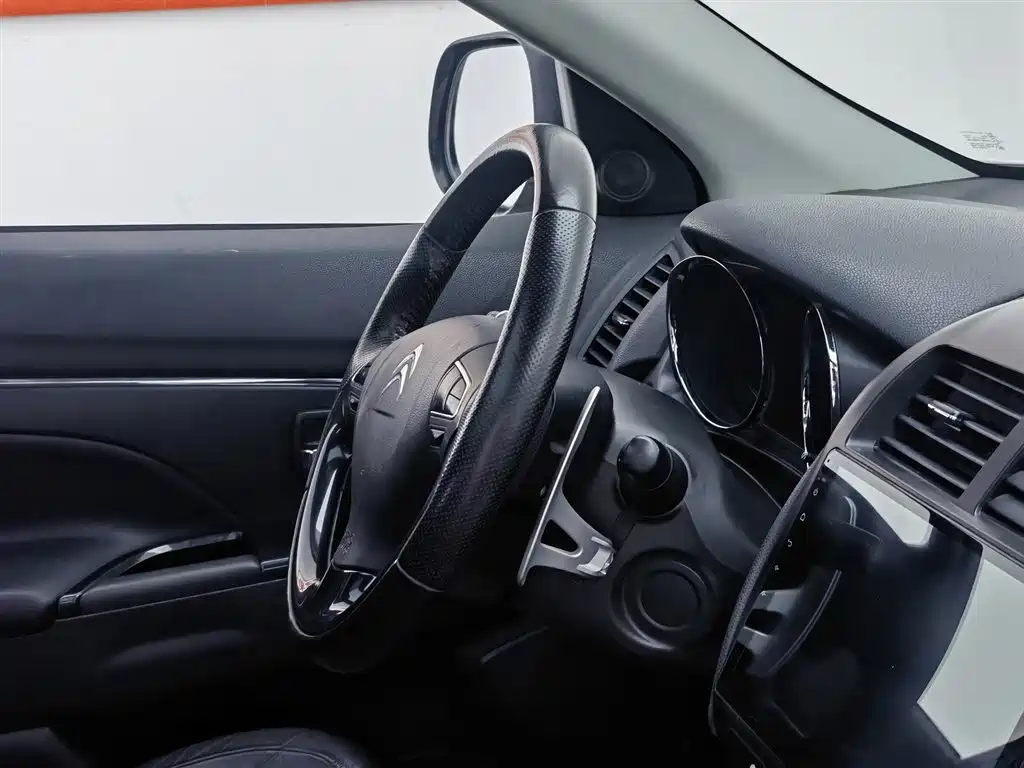Citroen C4 Aircross 2016 — фото 22