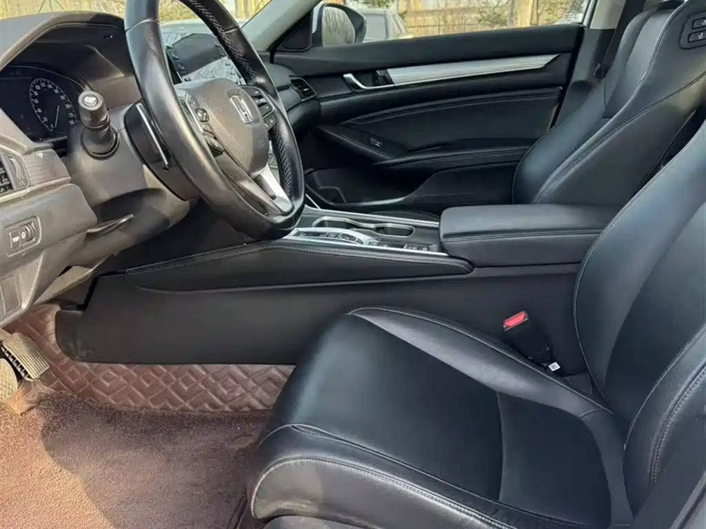 Honda Accord 2020 — фото 10