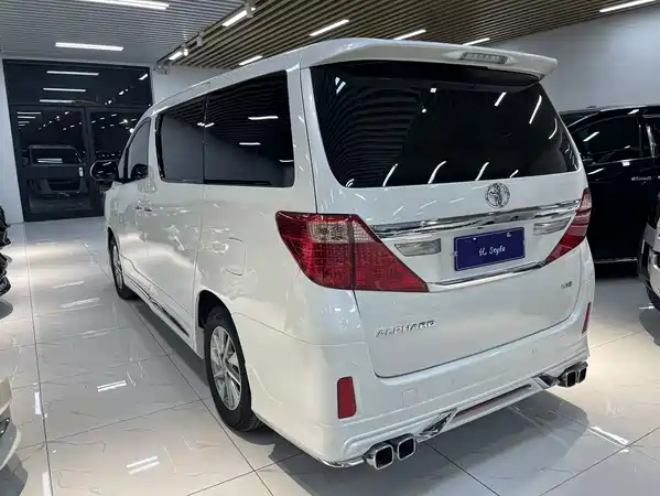 Toyota Alphard 2012