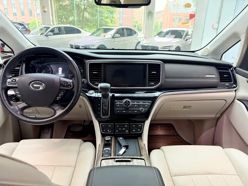 GAC Motor Trumpchi M8 2019 — фото 15