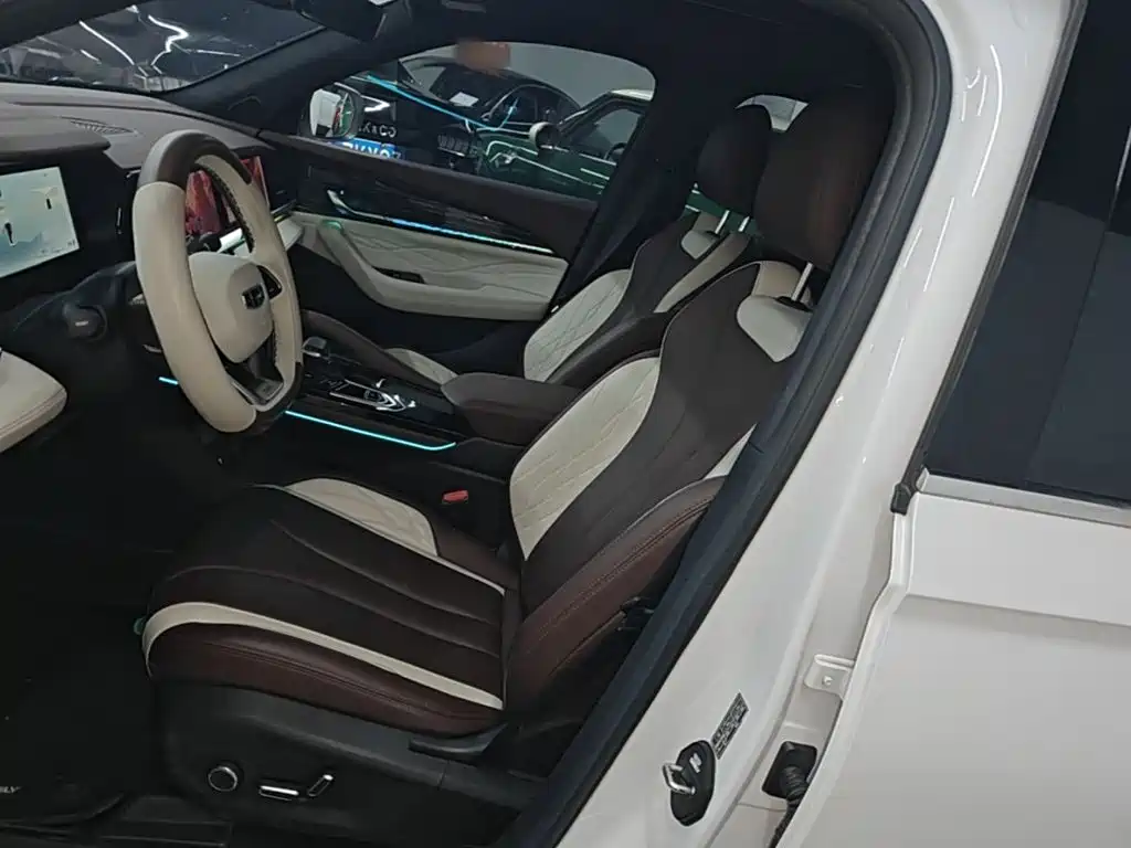 Geely Xingyue L 2024 — фото 15