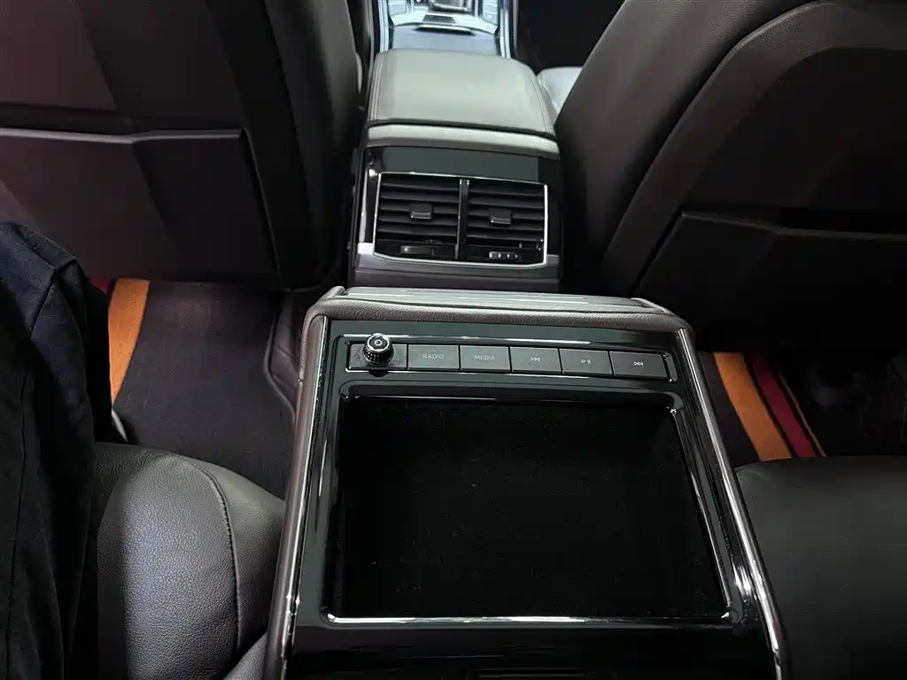 Volkswagen Phideon 2022 — фото 19
