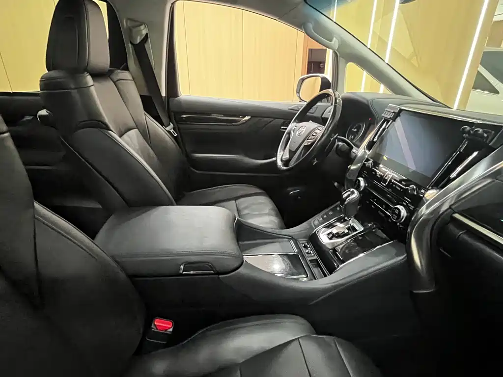 Toyota Vellfire 2022 — фото 9