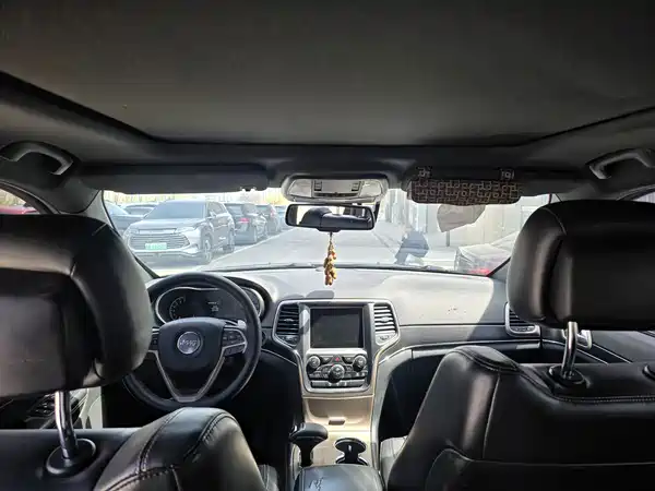 Jeep Grand Cherokee 2016