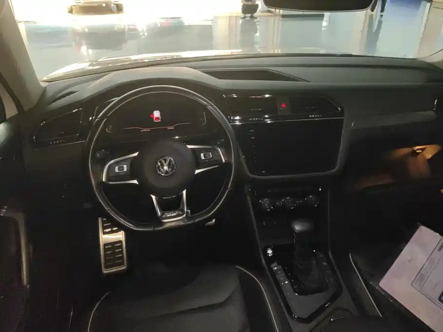 Volkswagen Tiguan L 2019 — фото 12