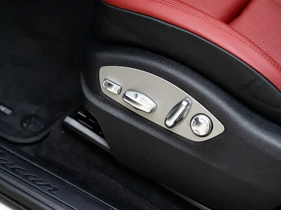 Porsche Macan 2023 — фото 16