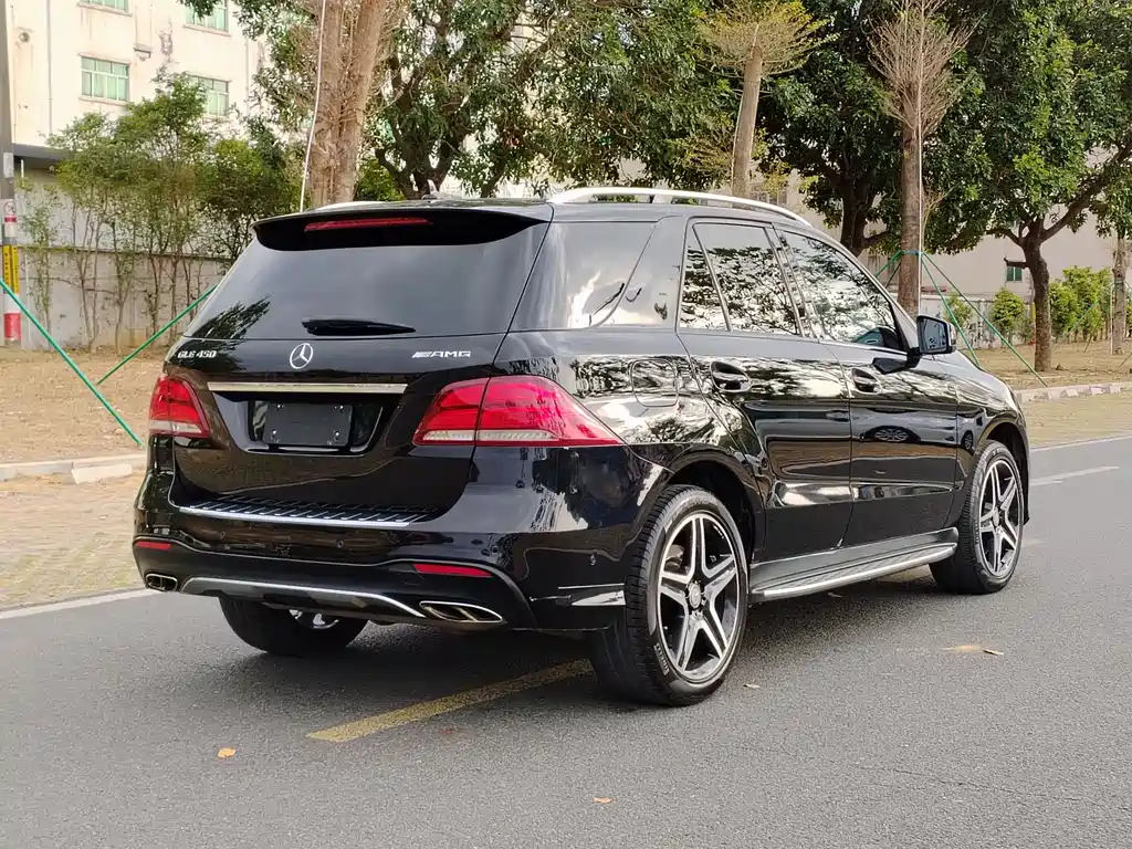Mercedes-Benz GLE 2017 — фото 10