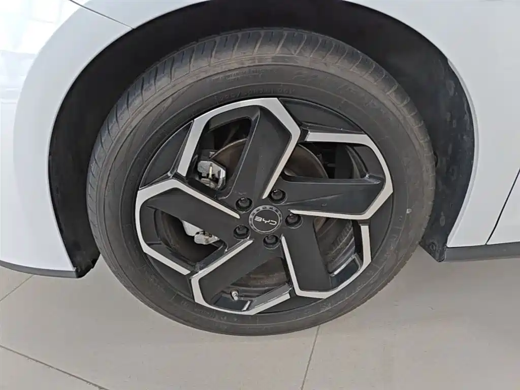 BYD Seal 06 2025 — фото 23