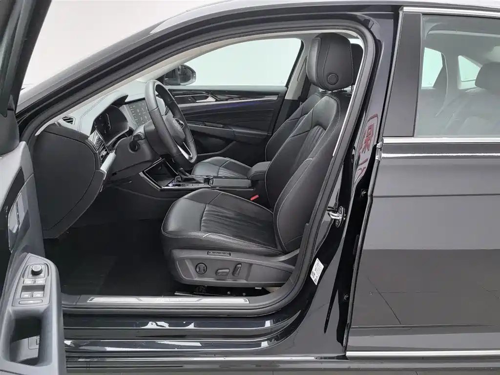 Volkswagen Passat 2023 — фото 10