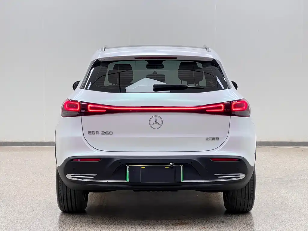 Mercedes-Benz EQA 2023 — фото 6